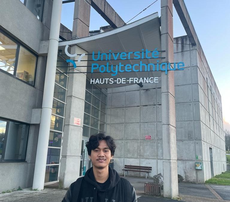 Galang Ariska Putra Successfully Represents Vocational Management and Logistics Administration in IISMA Winter 2023 Program at Université Polytechnique Hauts-de-France