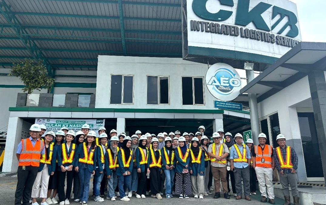 Field Trip of Logistics Management and Administration Students to PT. CKB: Understanding International Logistics Dynamics